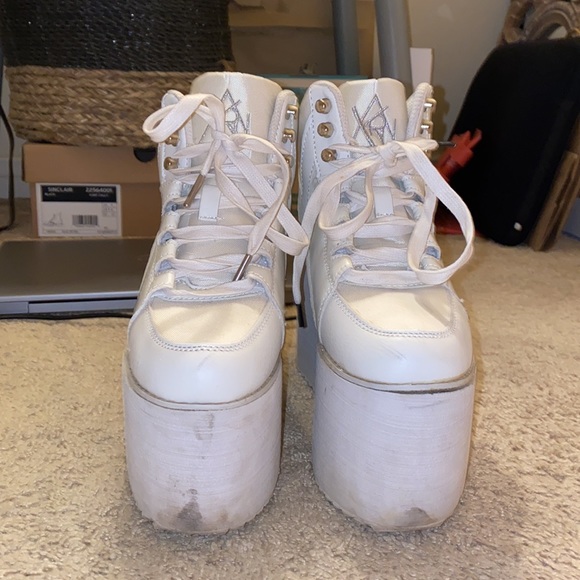 YRU QOZMO Hi White Shoes - Picture 5 of 8